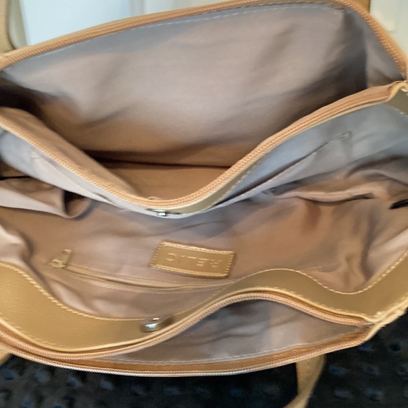 Relic Handbag - Picture 7 of 8